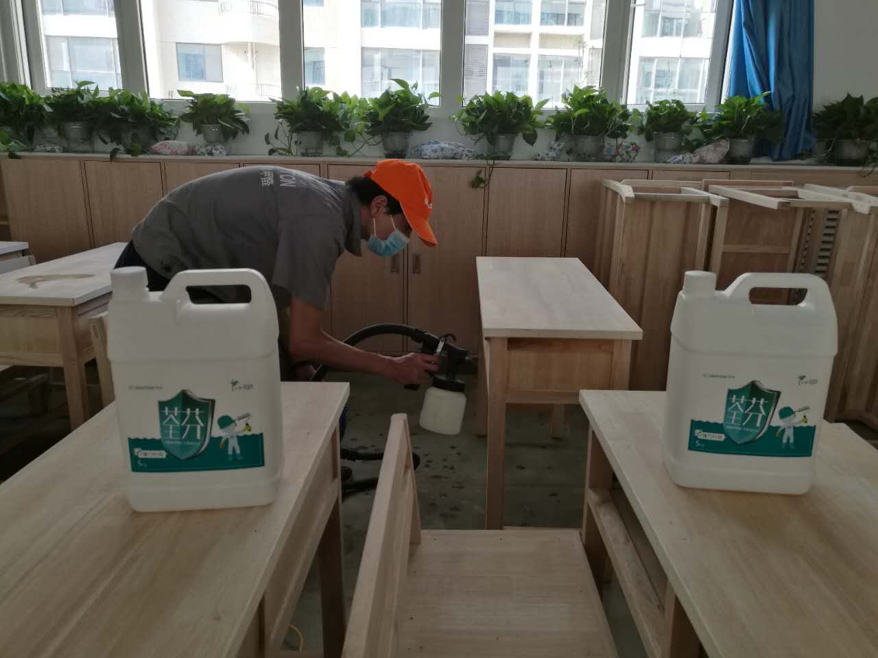 課桌抽屜噴涂重點(diǎn)施工 課桌抽屜噴涂重點(diǎn)施工