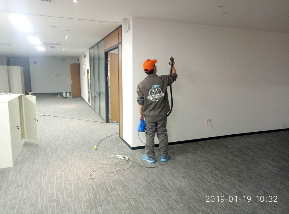 過(guò)道墻面全方位噴涂施工 過(guò)道墻面全方位噴涂施工