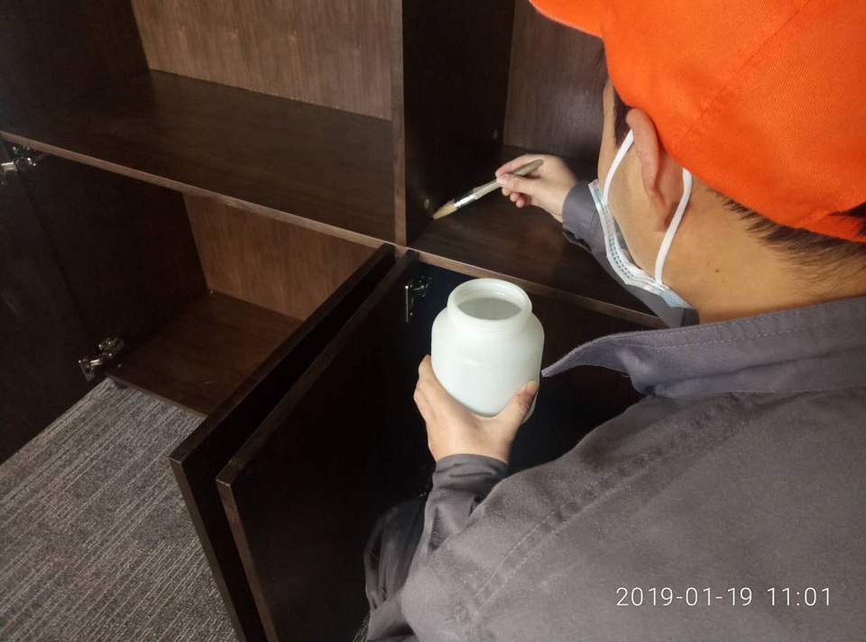 木柜接縫處刷子精細(xì)化施工治理 木柜接縫處刷子精細(xì)化施工治理