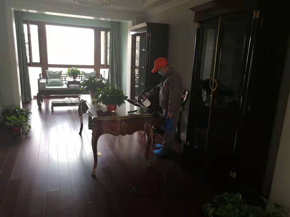 室內(nèi)客餐廳紅木家具甲醛治理噴涂施工 室內(nèi)客餐廳紅木家具甲醛治理噴涂施工