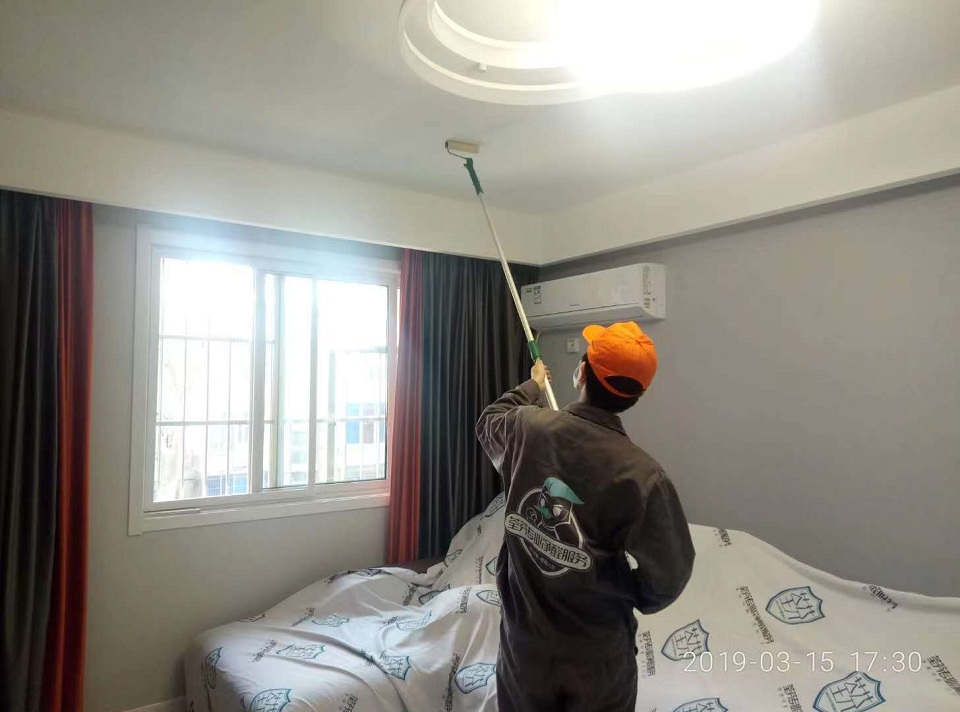 室內(nèi)客餐廳吊頂甲醛噴涂施工治理 室內(nèi)客餐廳吊頂甲醛噴涂施工治理