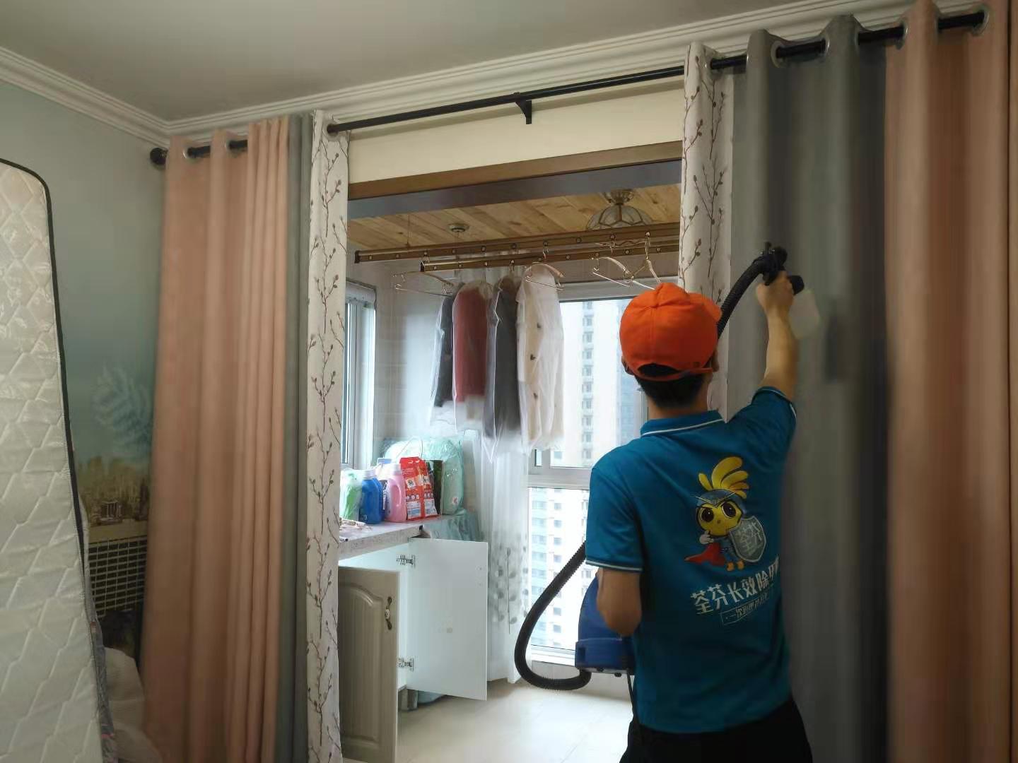 陽臺(tái)窗簾布藝全方位噴涂施工 陽臺(tái)窗簾布藝全方位噴涂施工