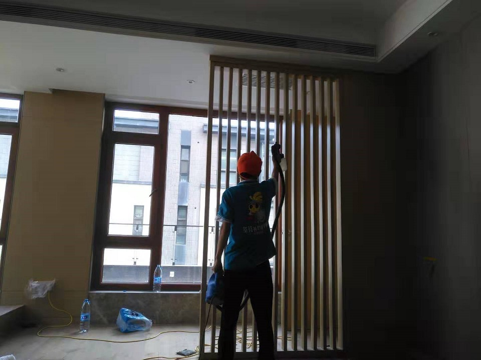 客廳木制造型全方位噴涂施工治理 客廳木制造型全方位噴涂施工治理