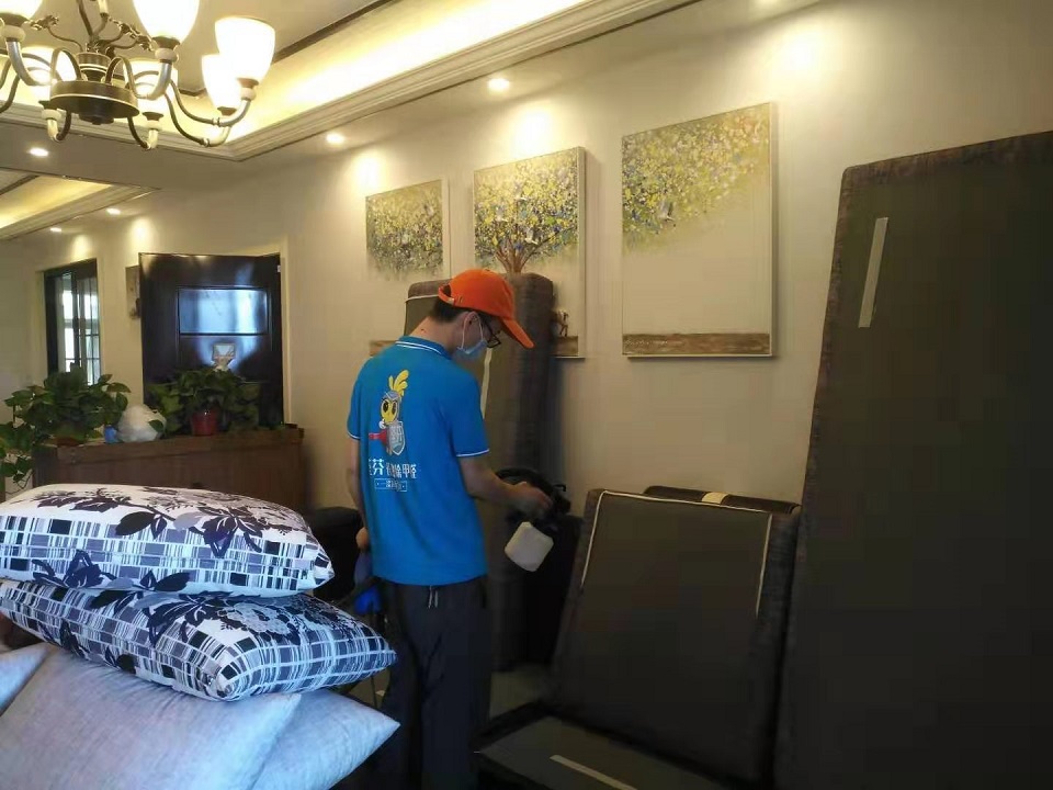 客廳沙發(fā)全方位甲醛治理噴涂 客廳沙發(fā)全方位甲醛治理噴涂