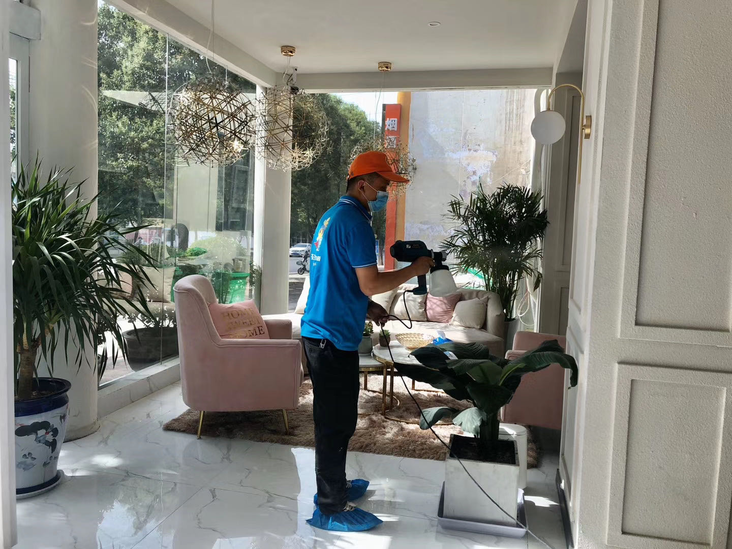 房間陽臺(tái)家具全方位噴涂治理 房間陽臺(tái)家具全方位噴涂治理