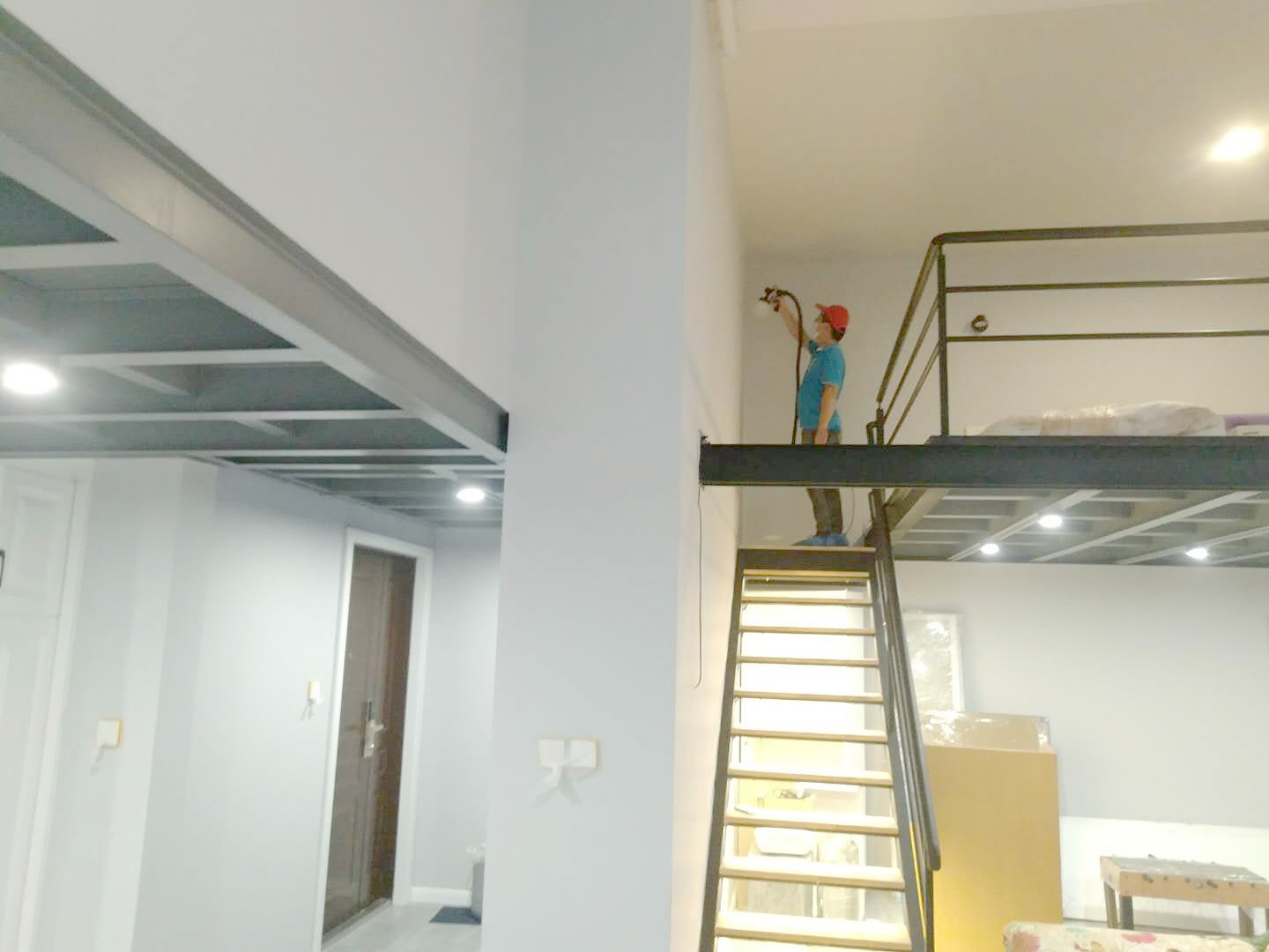 過(guò)道墻面噴槍全方位施工治理