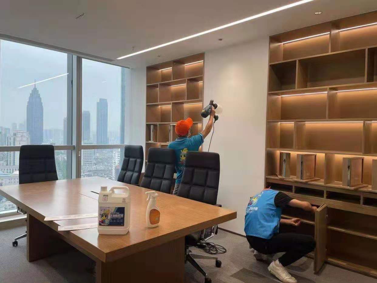 總經(jīng)理辦公室柜子格擋噴涂治理 總經(jīng)理辦公室柜子格擋噴涂治理