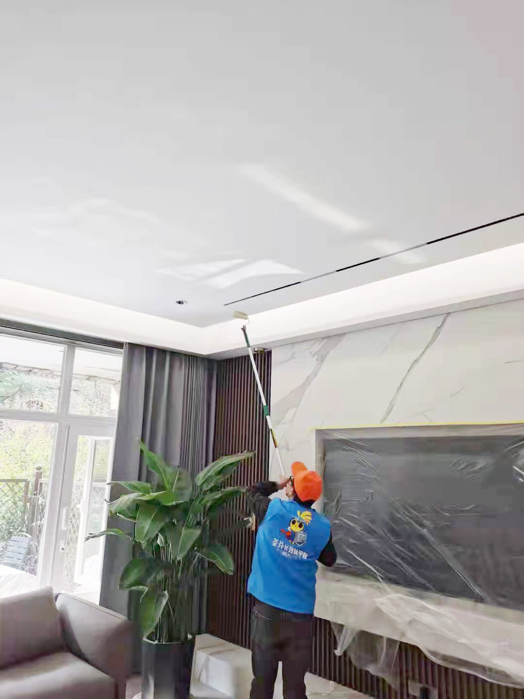 客廳頂面滾筒施工治理甲醛 客廳頂面滾筒施工治理甲醛