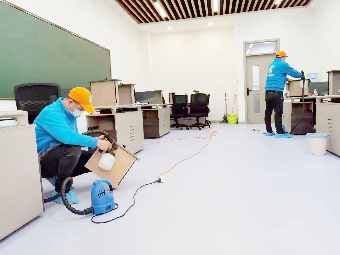 辦公室桌椅全方位噴涂治理 辦公室桌椅全方位噴涂治理
