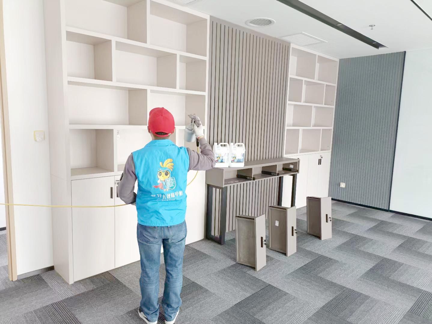 泰達(dá)控股渤海財(cái)險(xiǎn)柜子噴槍施工 泰達(dá)控股渤海財(cái)險(xiǎn)柜子噴槍施工