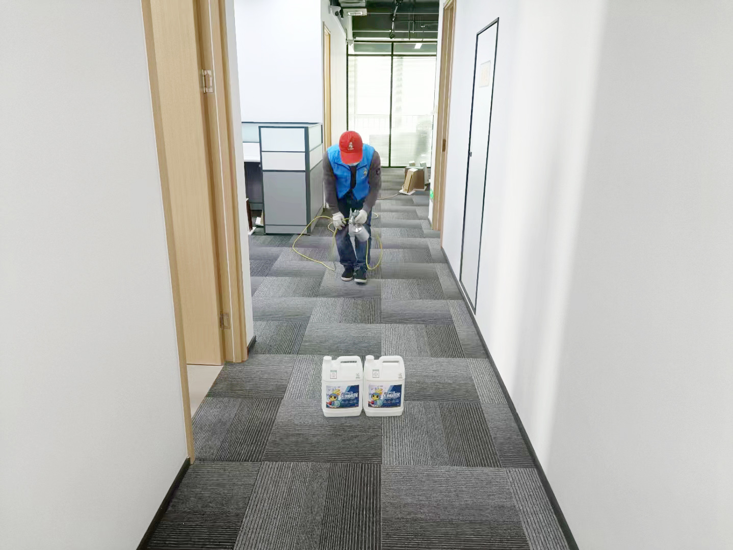 財(cái)險(xiǎn)公司過道墻面噴槍施工治理甲醛 財(cái)險(xiǎn)公司過道墻面噴槍施工治理甲醛