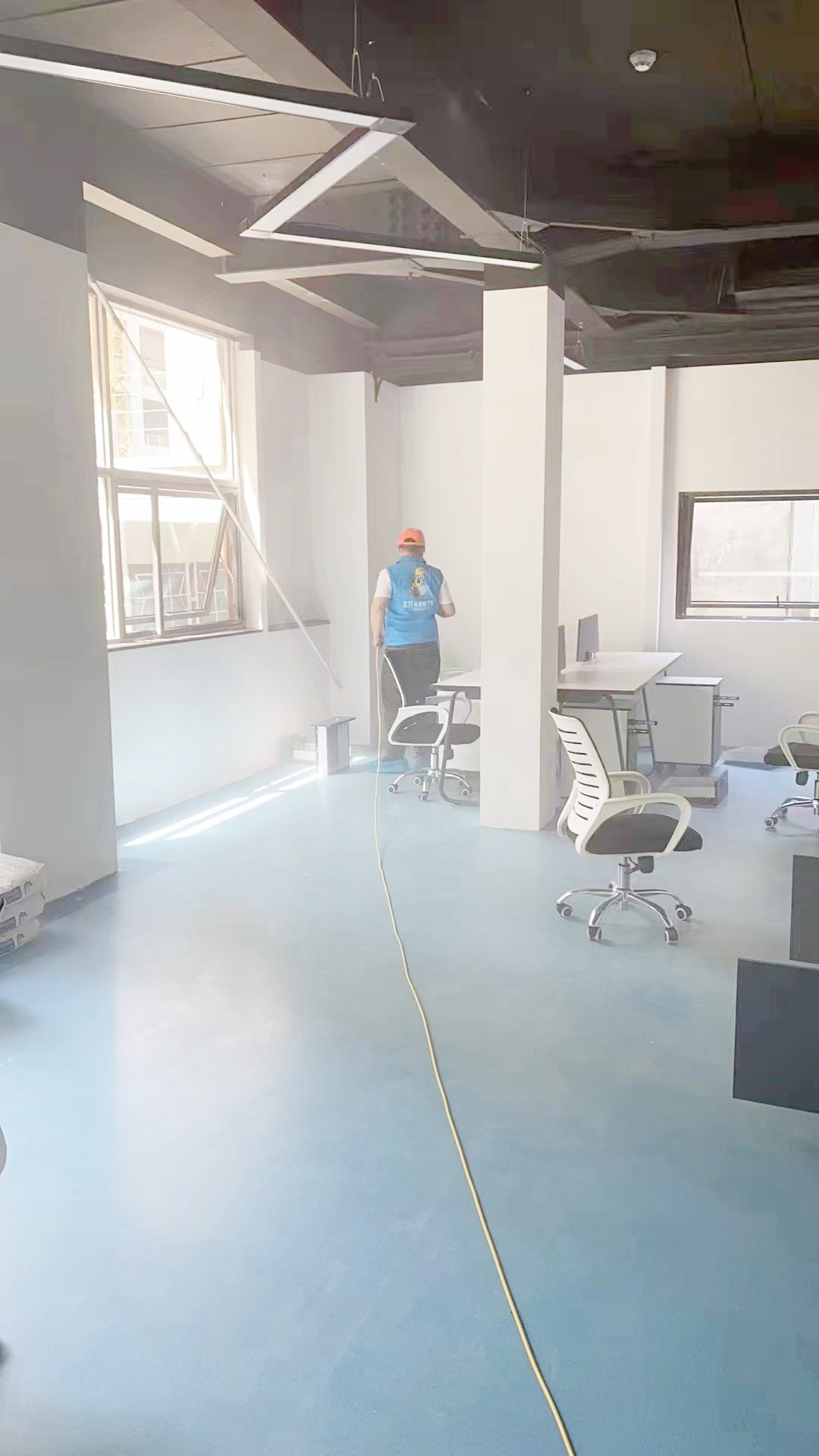 辦公區(qū)墻面桌椅全方位噴涂治理 辦公區(qū)墻面桌椅全方位噴涂治理