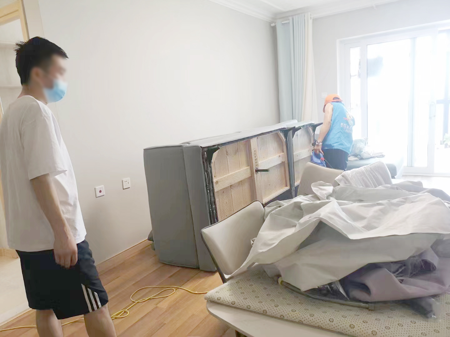 客廳沙發(fā)全方位噴涂施工治理 客廳沙發(fā)全方位噴涂施工治理