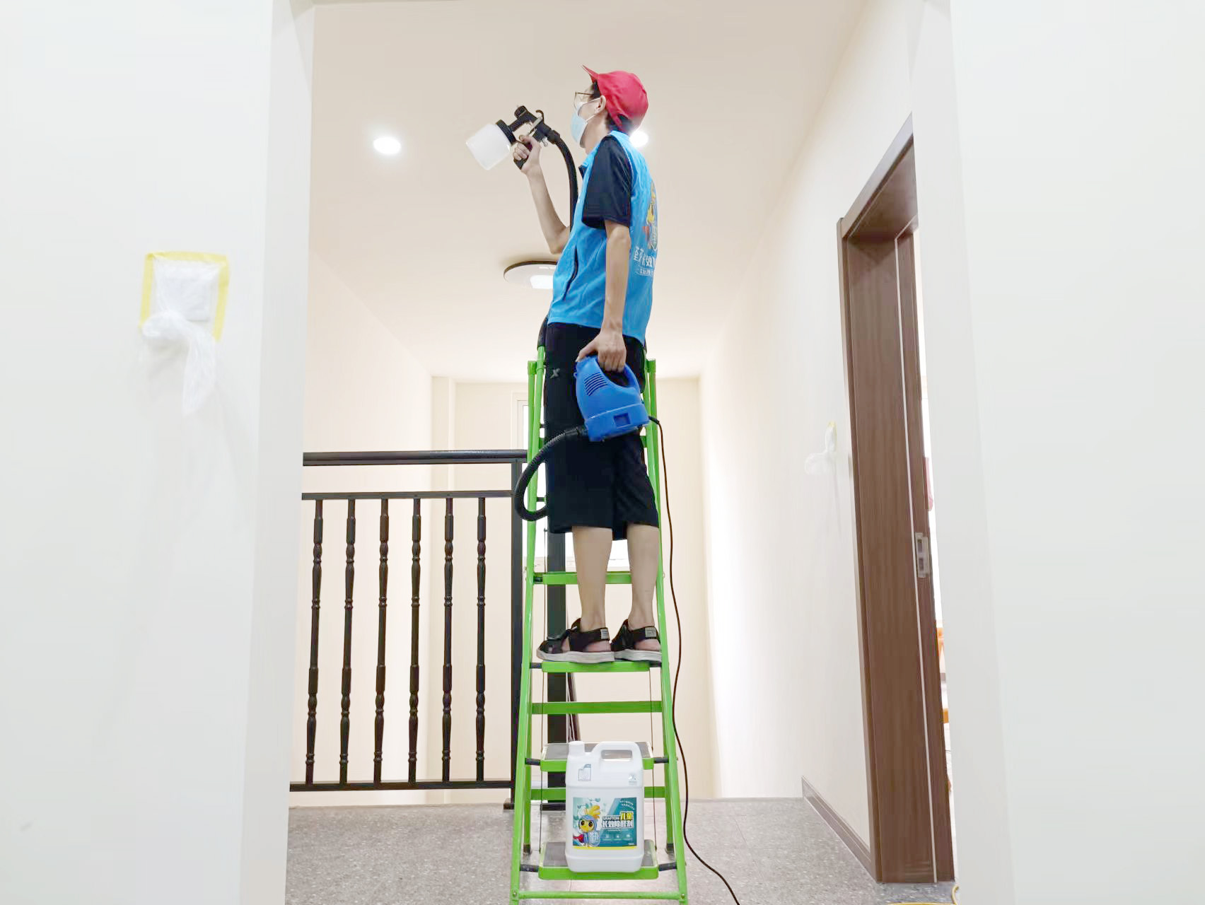 藝術(shù)中心頂面噴槍產(chǎn)品覆蓋施工 藝術(shù)中心頂面噴槍產(chǎn)品覆蓋施工